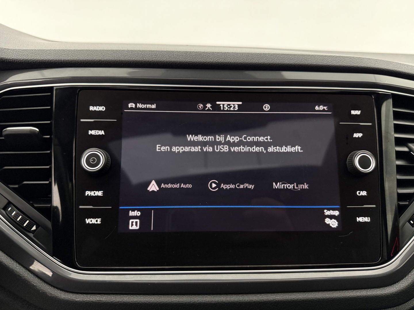 Volkswagen T-Roc 1.5 TSI R-Line | Pano | Sfeer | Virtual | Trekh. | Carplay | Adap. Cruise | Navi | NAP
