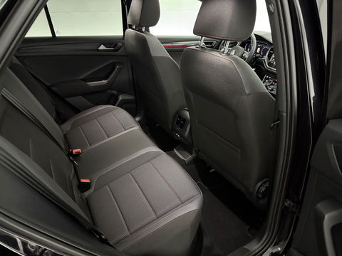 Volkswagen T-Roc 1.5 TSI R-Line | Pano | Sfeer | Virtual | Trekh. | Carplay | Adap. Cruise | Navi | NAP