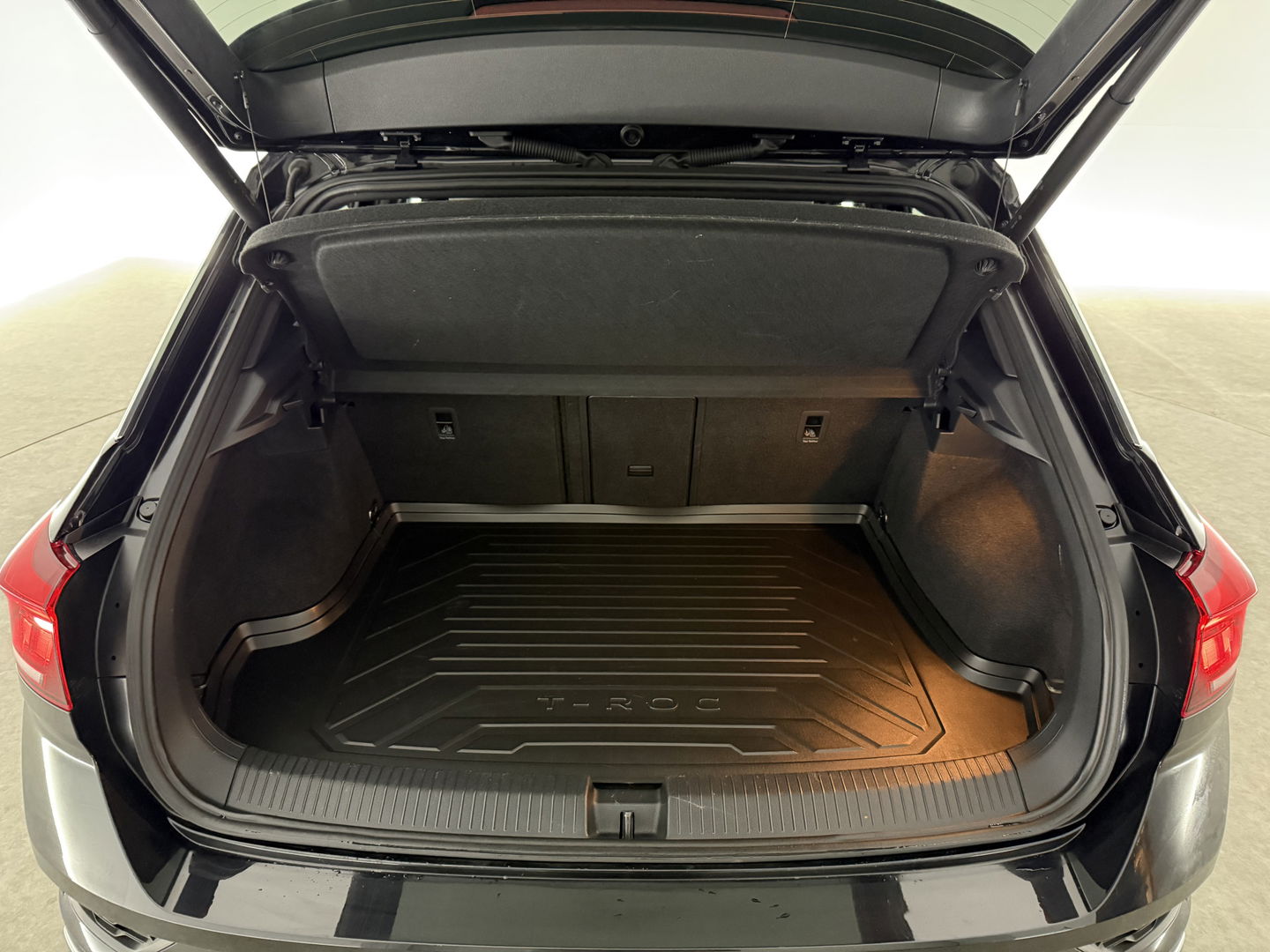 Volkswagen T-Roc 1.5 TSI R-Line | Pano | Sfeer | Virtual | Trekh. | Carplay | Adap. Cruise | Navi | NAP