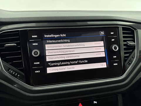 Volkswagen T-Roc 1.5 TSI R-Line | Pano | Sfeer | Virtual | Trekh. | Carplay | Adap. Cruise | Navi | NAP