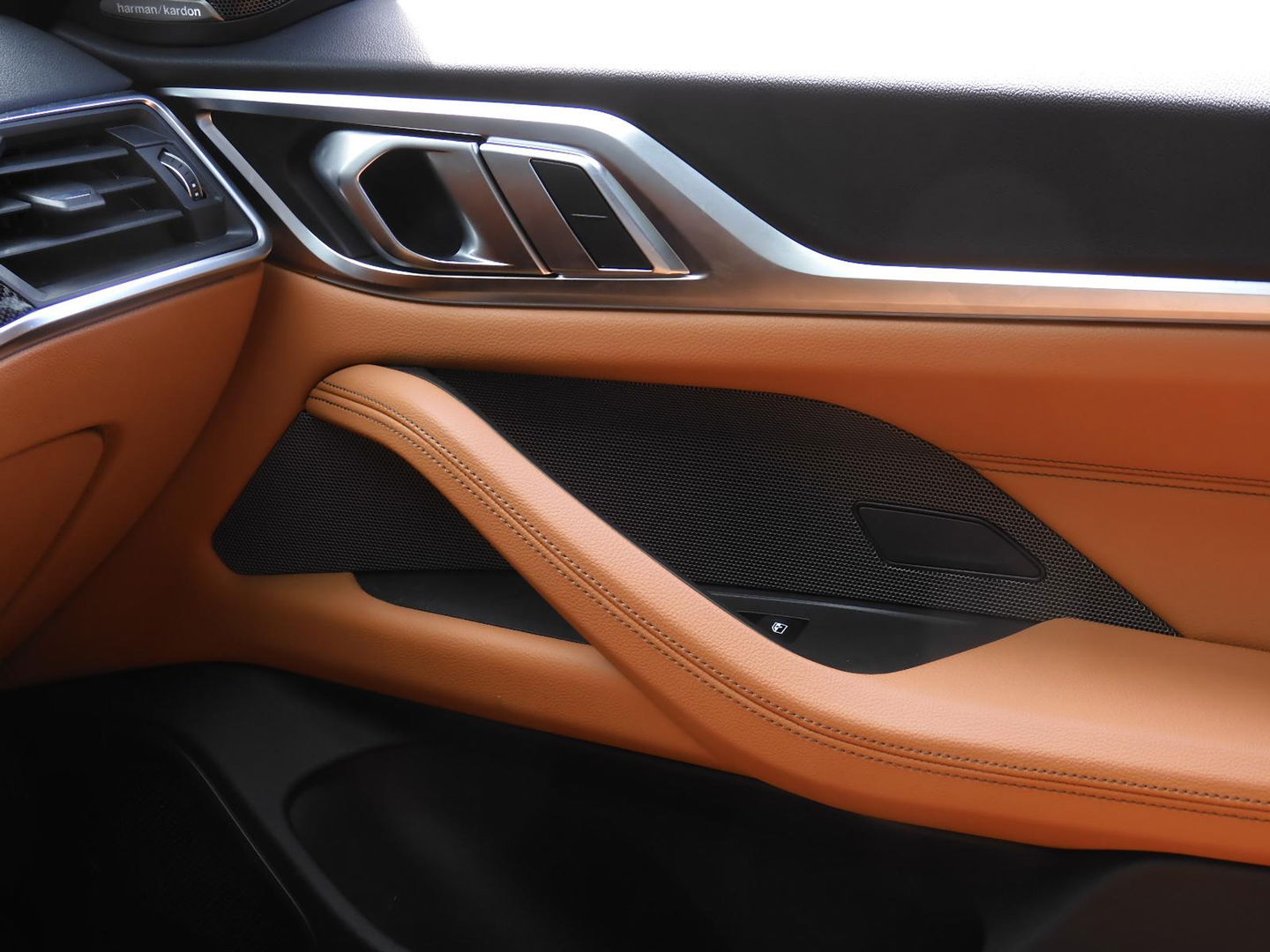 BMW i4 M50 M-SPORT/ KUIPSTOELEN/ SCHUIFDAK/ 20INCH/ HUD