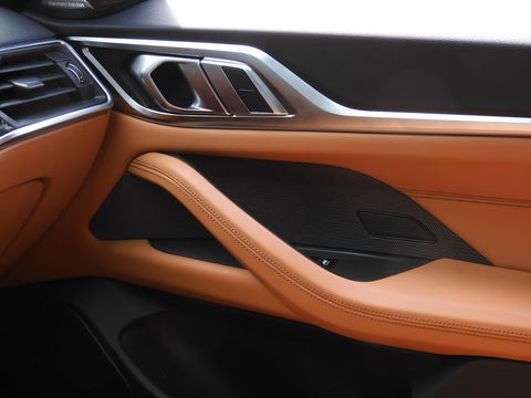 BMW i4 M50 M-SPORT/ KUIPSTOELEN/ SCHUIFDAK/ 20INCH/ HUD