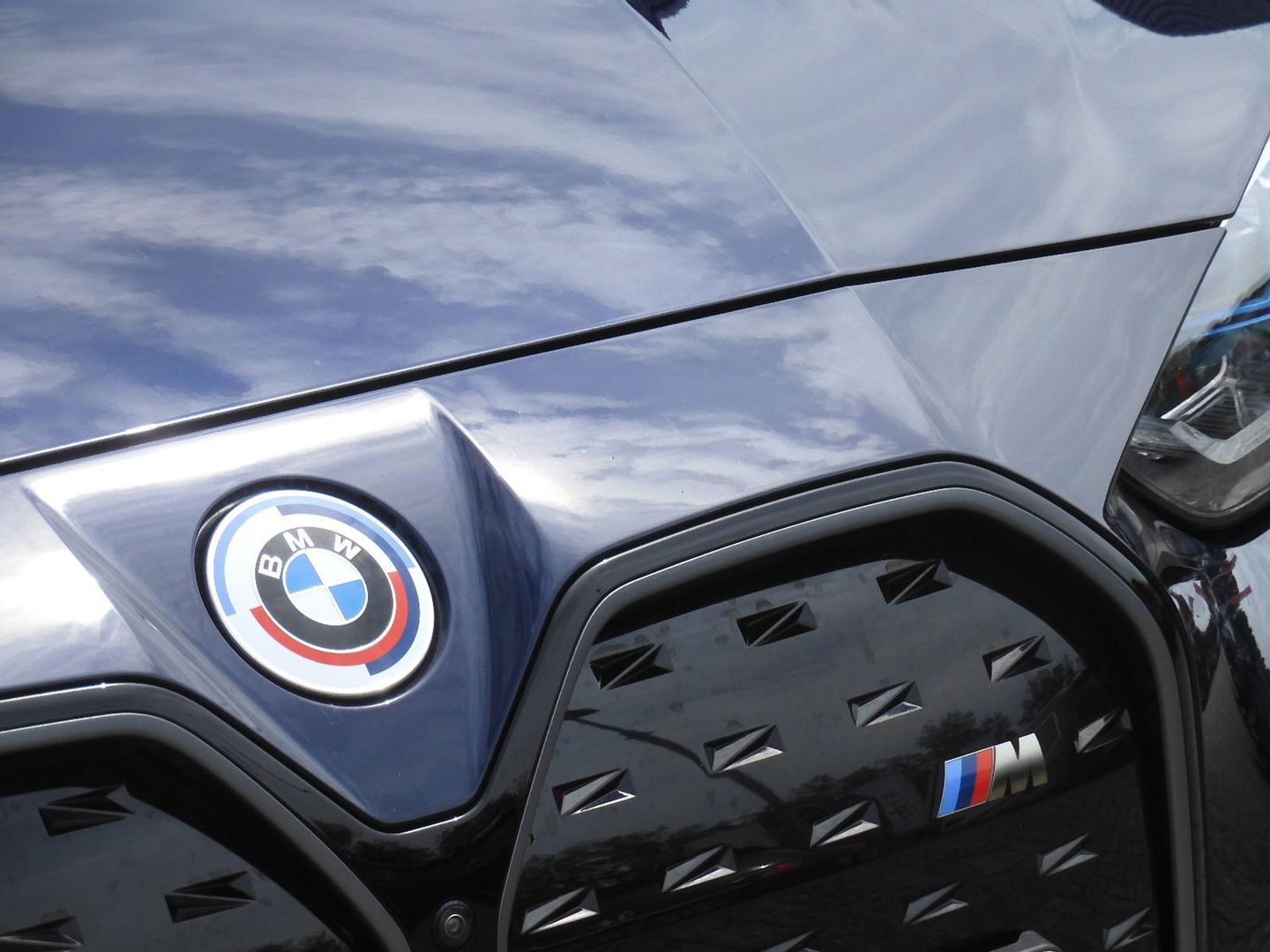 BMW i4 M50 M-SPORT/ KUIPSTOELEN/ SCHUIFDAK/ 20INCH/ HUD