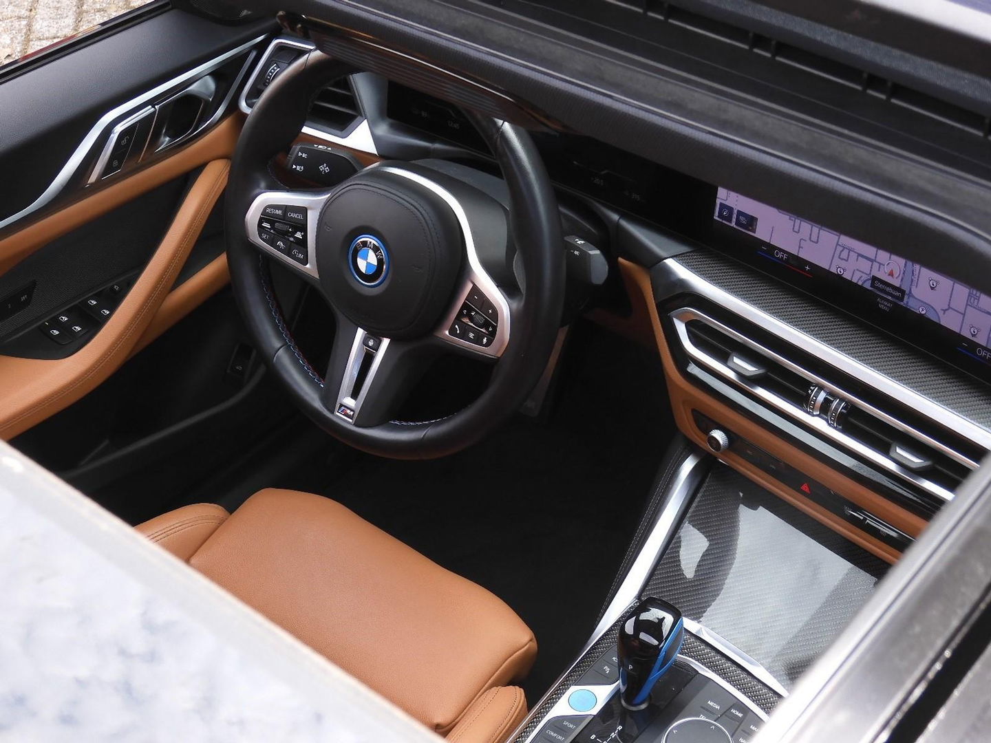 BMW i4 M50 M-SPORT/ KUIPSTOELEN/ SCHUIFDAK/ 20INCH/ HUD