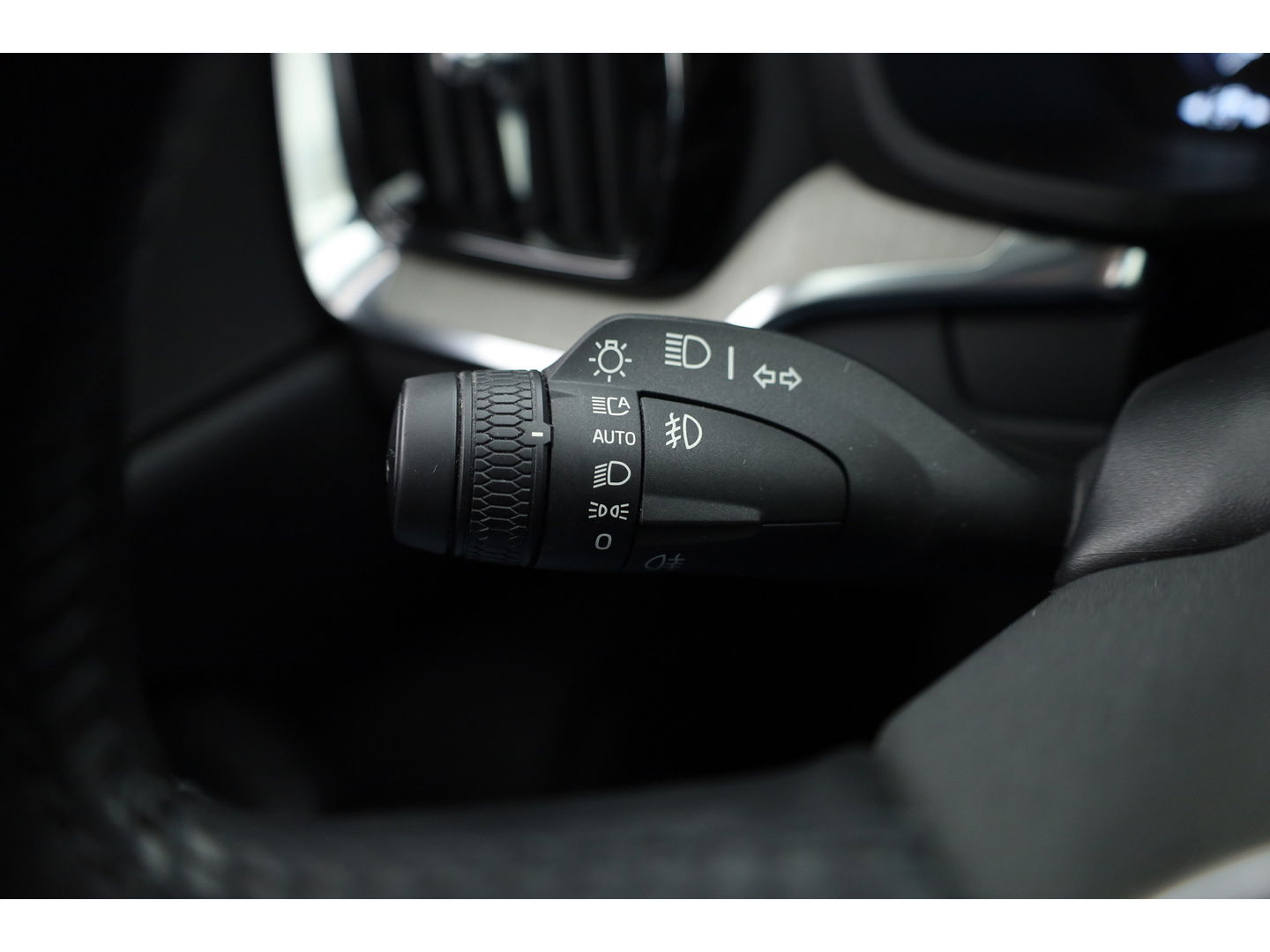 Volvo V60 2.0 T8 Recharge AWD Inscription 390PK | Pano-dak | ACC | Elek. Trekhaak | Camera | Stoel + stuurverw. | 19 inch