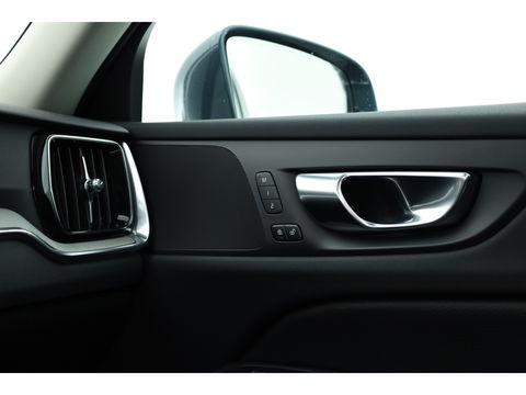 Volvo V60 2.0 T8 Recharge AWD Inscription 390PK | Pano-dak | ACC | Elek. Trekhaak | Camera | Stoel + stuurverw. | 19 inch