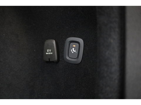 Volvo V60 2.0 T8 Recharge AWD Inscription 390PK | Pano-dak | ACC | Elek. Trekhaak | Camera | Stoel + stuurverw. | 19 inch