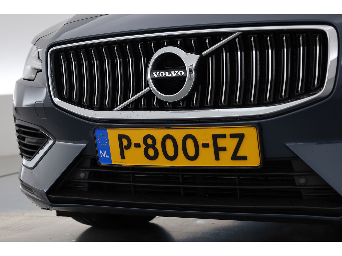 Volvo V60 2.0 T8 Recharge AWD Inscription 390PK | Pano-dak | ACC | Elek. Trekhaak | Camera | Stoel + stuurverw. | 19 inch