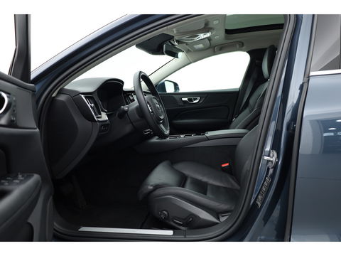 Volvo V60 2.0 T8 Recharge AWD Inscription 390PK | Pano-dak | ACC | Elek. Trekhaak | Camera | Stoel + stuurverw. | 19 inch