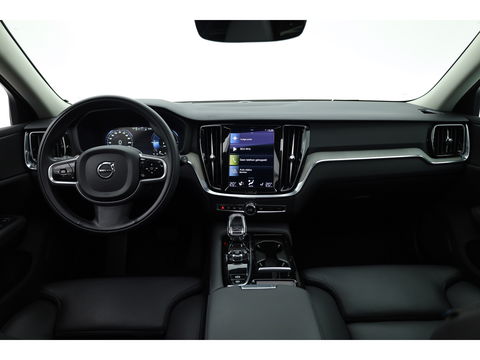 Volvo V60 2.0 T8 Recharge AWD Inscription 390PK | Pano-dak | ACC | Elek. Trekhaak | Camera | Stoel + stuurverw. | 19 inch