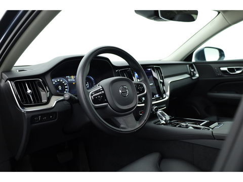 Volvo V60 2.0 T8 Recharge AWD Inscription 390PK | Pano-dak | ACC | Elek. Trekhaak | Camera | Stoel + stuurverw. | 19 inch