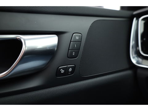 Volvo V60 2.0 T8 Recharge AWD Inscription 390PK | Pano-dak | ACC | Elek. Trekhaak | Camera | Stoel + stuurverw. | 19 inch