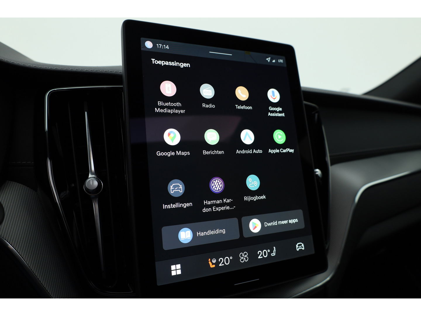 Volvo XC60 T8 Plug-in hybrid Ultra Black Edition | Facelift | Pano | HUD | Harman Kardon | Memory Seats | Pilot Assist | 360cam