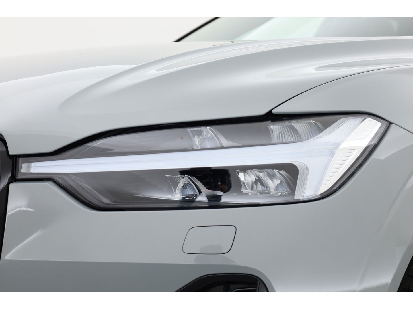 Volvo XC60 T8 Plug-in hybrid Ultra Black Edition | Facelift | Pano | HUD | Harman Kardon | Memory Seats | Pilot Assist | 360cam