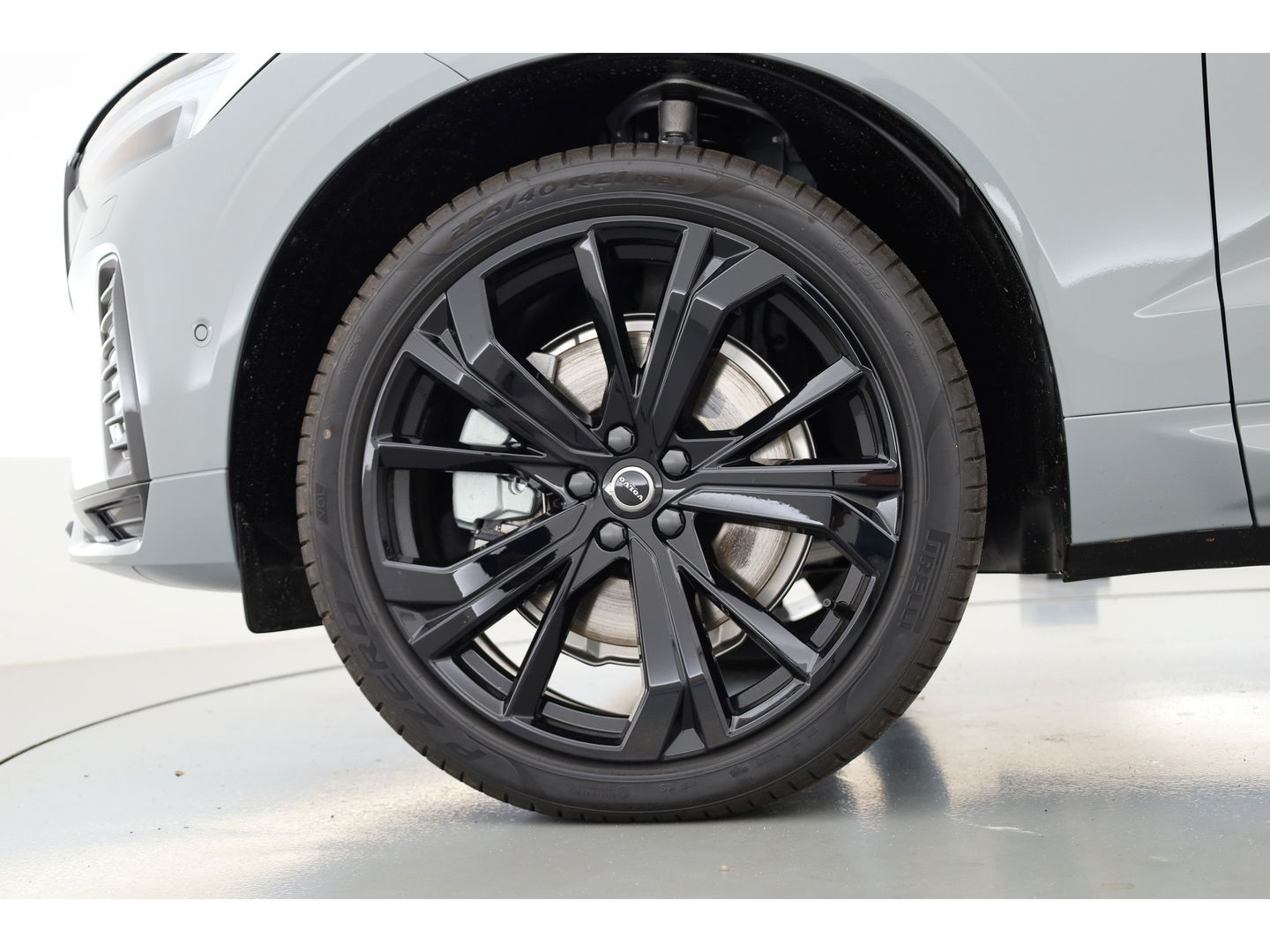 Volvo XC60 T8 Plug-in hybrid Ultra Black Edition | Facelift | Pano | HUD | Harman Kardon | Memory Seats | Pilot Assist | 360cam