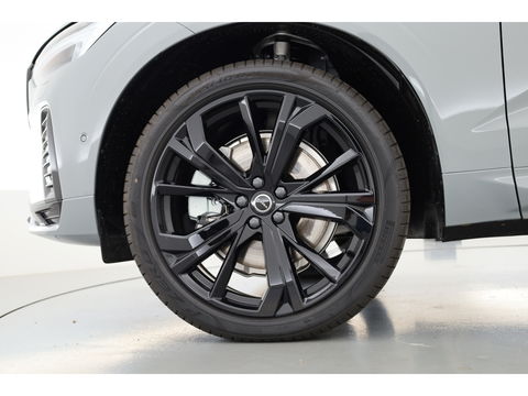 Volvo XC60 T8 Plug-in hybrid Ultra Black Edition | Facelift | Pano | HUD | Harman Kardon | Memory Seats | Pilot Assist | 360cam