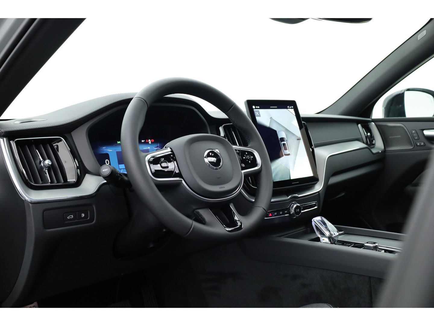 Volvo XC60 T8 Plug-in hybrid Ultra Black Edition | Facelift | Pano | HUD | Harman Kardon | Memory Seats | Pilot Assist | 360cam