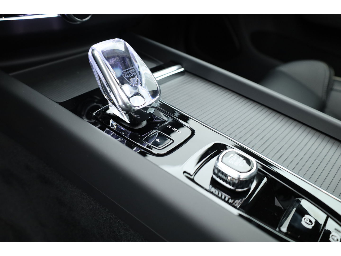 Volvo XC60 T8 Plug-in hybrid Ultra Black Edition | Facelift | Pano | HUD | Harman Kardon | Memory Seats | Pilot Assist | 360cam