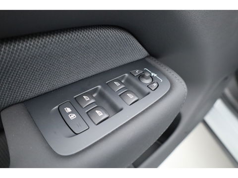 Volvo XC60 T8 Plug-in hybrid Ultra Black Edition | Facelift | Pano | HUD | Harman Kardon | Memory Seats | Pilot Assist | 360cam