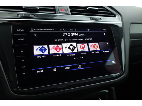 Volkswagen Tiguan 1.5 TSI R-Line | Adapt. Cruise | Trekhaak | CarPlay | Navi | IQ. Light | All Season | Stoelverw. | Keyless