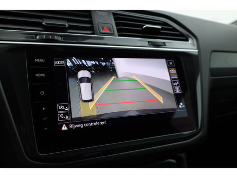 Volkswagen Tiguan 1.5 TSI R-Line | Adapt. Cruise | Trekhaak | CarPlay | Navi | IQ. Light | All Season | Stoelverw. | Keyless