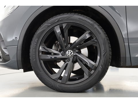 Volkswagen Tiguan 1.5 TSI R-Line | Adapt. Cruise | Trekhaak | CarPlay | Navi | IQ. Light | All Season | Stoelverw. | Keyless