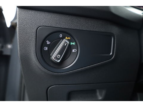 Volkswagen Tiguan 1.5 TSI R-Line | Adapt. Cruise | Trekhaak | CarPlay | Navi | IQ. Light | All Season | Stoelverw. | Keyless