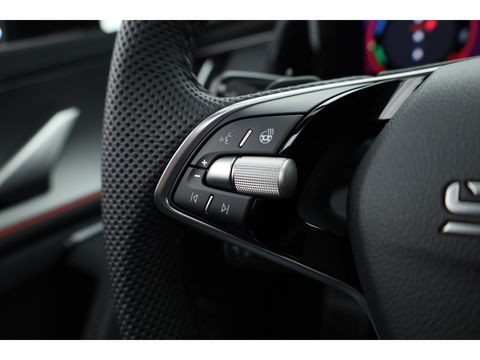 Škoda Kodiaq 1.5 TSI PHEV Sportline Business | Apple CarPlay & Android Auto | Pano | Adapt. Cruise | Trekhaak | Memory | 360cam | Dodehoekdetector