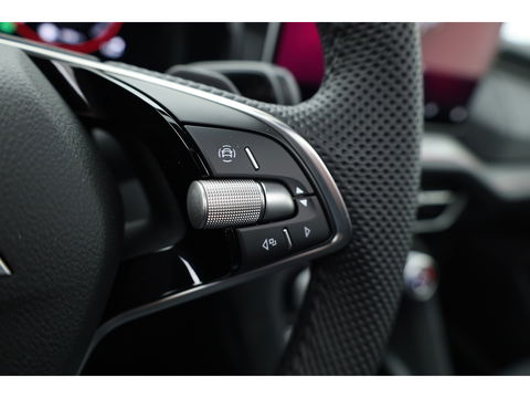 Škoda Kodiaq 1.5 TSI PHEV Sportline Business | Apple CarPlay & Android Auto | Pano | Adapt. Cruise | Trekhaak | Memory | 360cam | Dodehoekdetector