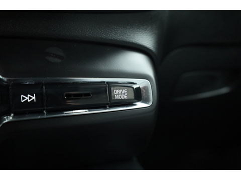 Volvo XC40 1.5 T5 Plug-in hybrid Core Bright | Facelift | ACC | 360 camera | Elek. Stoelen | Blis | Stoel + stuurverw. | Tailord Wool