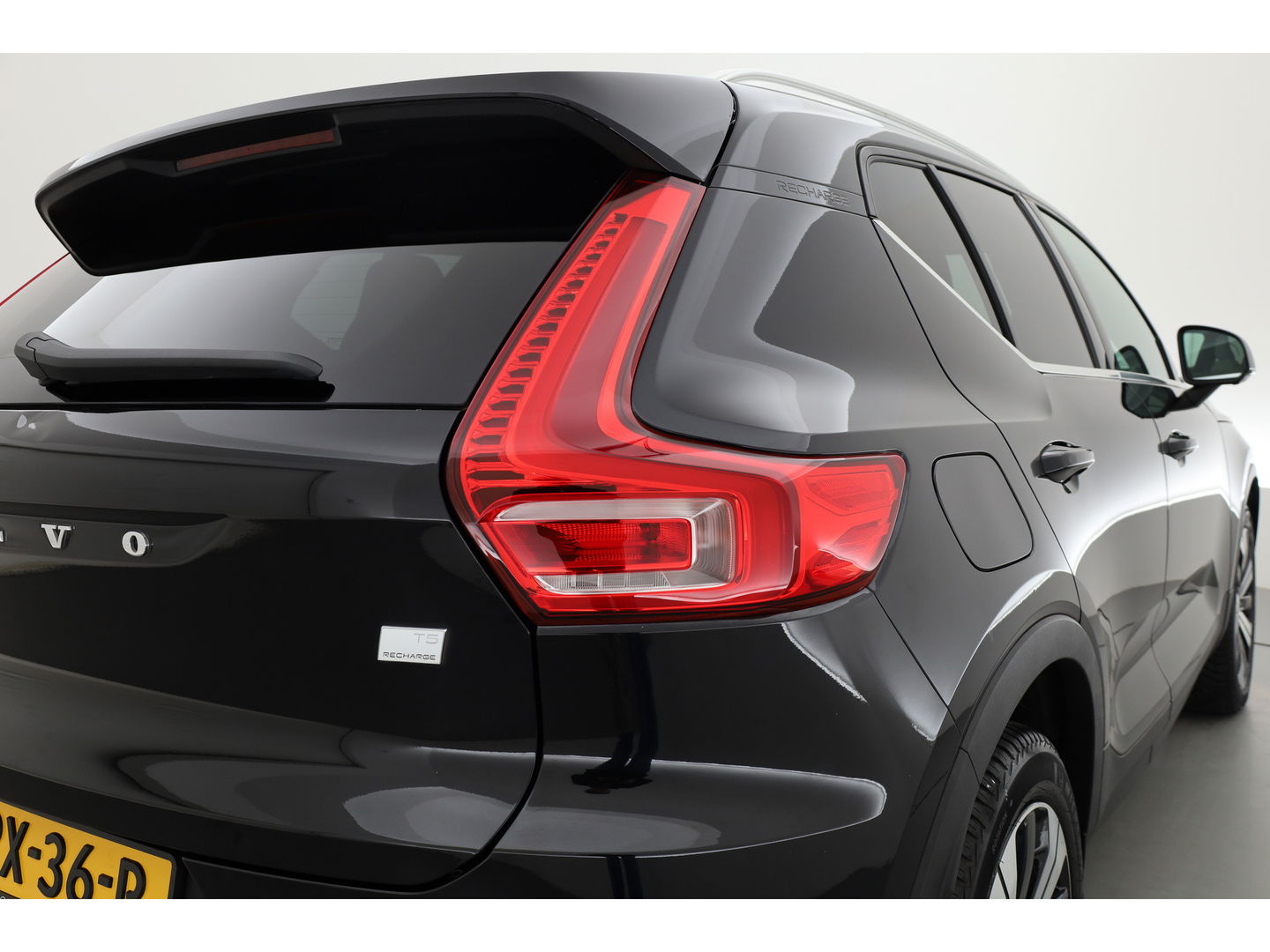 Volvo XC40 1.5 T5 Plug-in hybrid Core Bright | Facelift | ACC | 360 camera | Elek. Stoelen | Blis | Stoel + stuurverw. | Tailord Wool