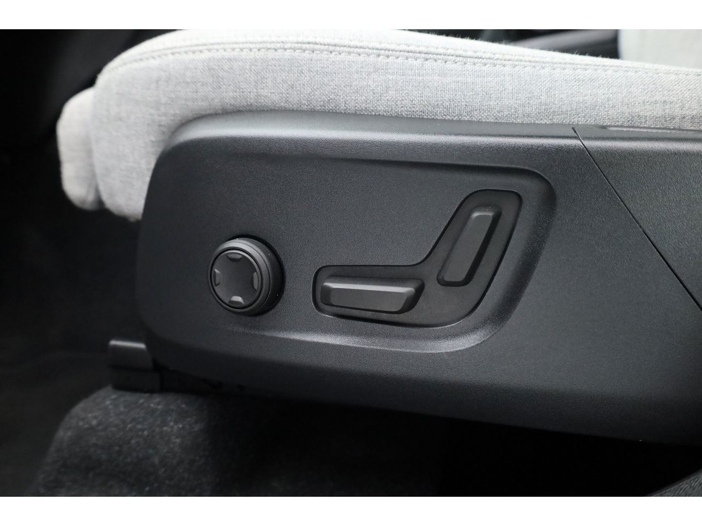 Volvo XC40 1.5 T5 Plug-in hybrid Core Bright | Facelift | ACC | 360 camera | Elek. Stoelen | Blis | Stoel + stuurverw. | Tailord Wool