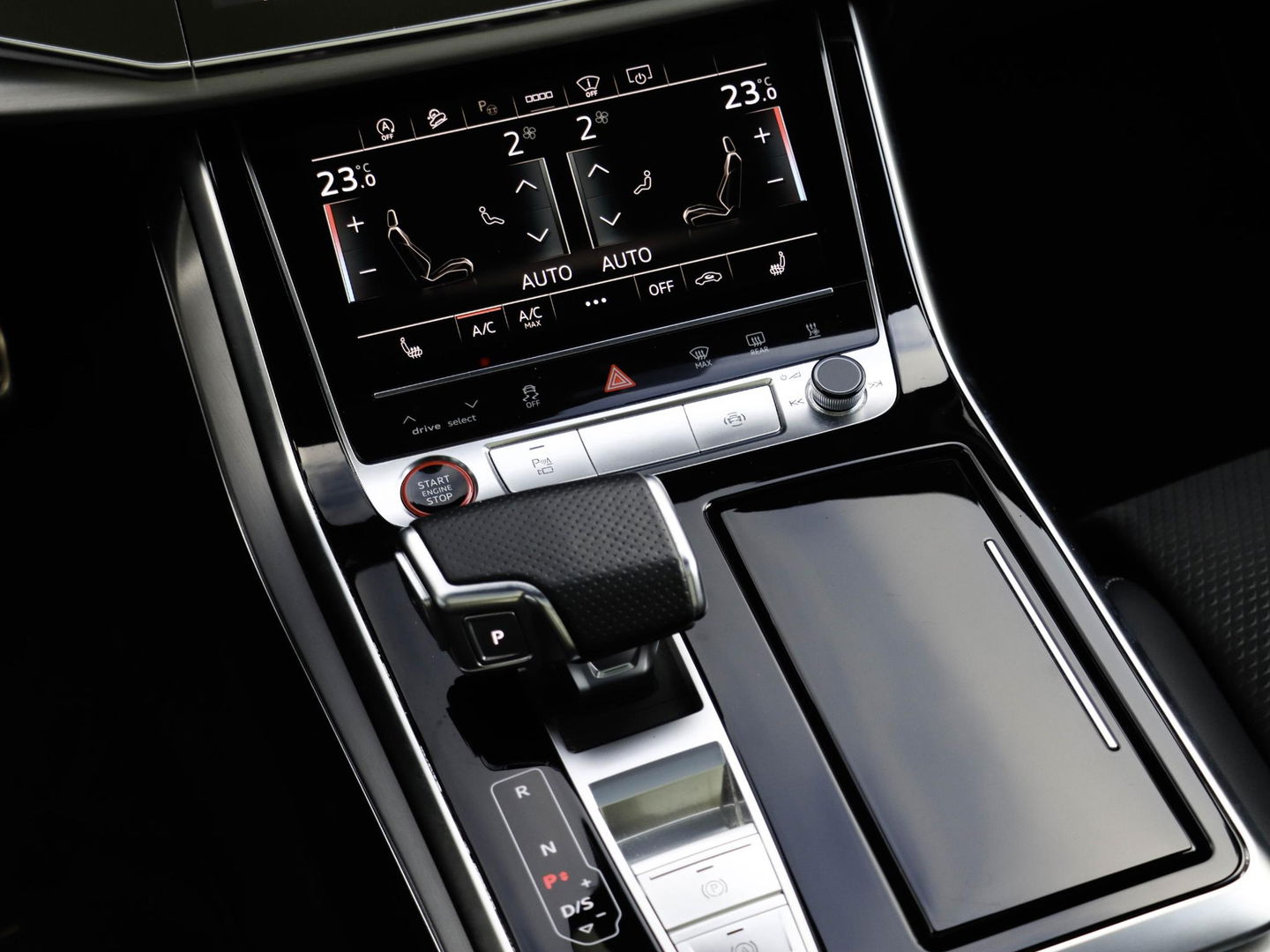 Audi SQ7 4.0 TFSI Quattro 7p 507PK Softclose Panodak B&O Trekhaak Standkachel HUD Adaptive