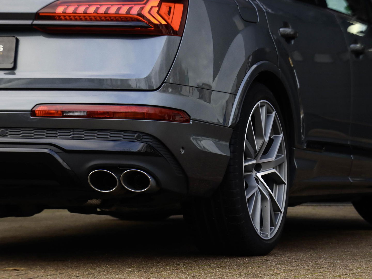 Audi SQ7 4.0 TFSI Quattro 7p 507PK Softclose Panodak B&O Trekhaak Standkachel HUD Adaptive