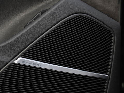 Audi SQ7 4.0 TFSI Quattro 7p 507PK Softclose Panodak B&O Trekhaak Standkachel HUD Adaptive