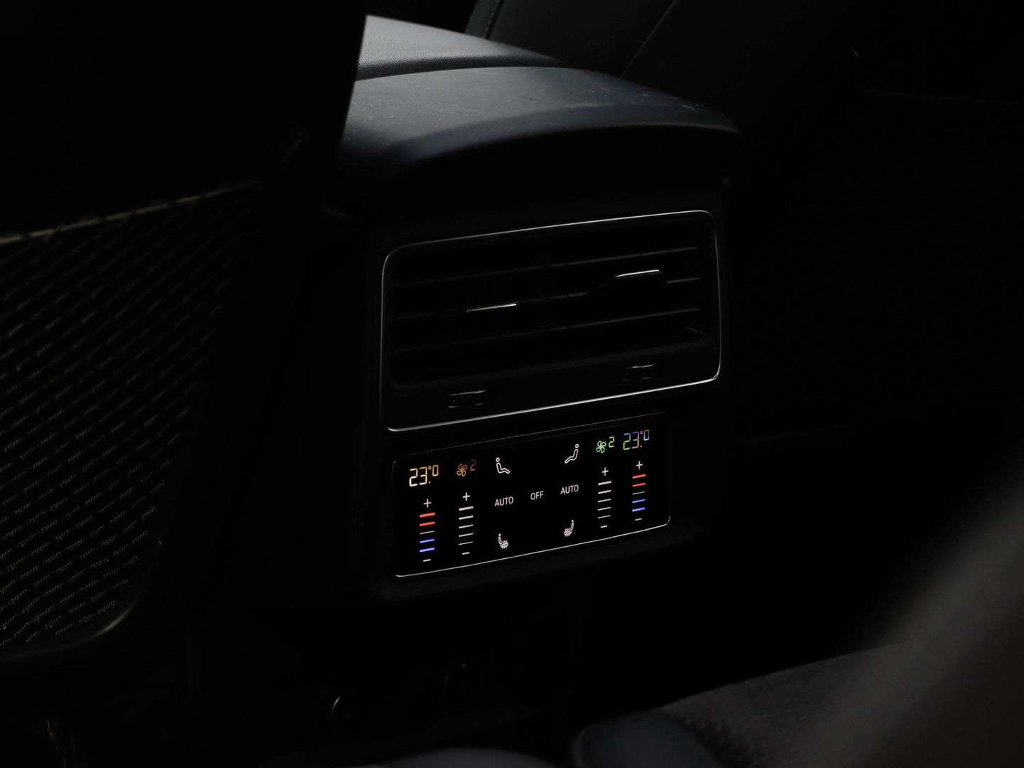 Audi SQ7 4.0 TFSI Quattro 7p 507PK Softclose Panodak B&O Trekhaak Standkachel HUD Adaptive