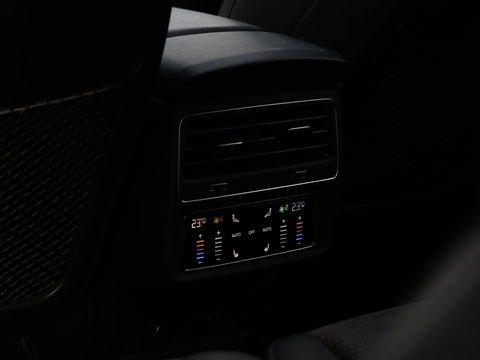 Audi SQ7 4.0 TFSI Quattro 7p 507PK Softclose Panodak B&O Trekhaak Standkachel HUD Adaptive