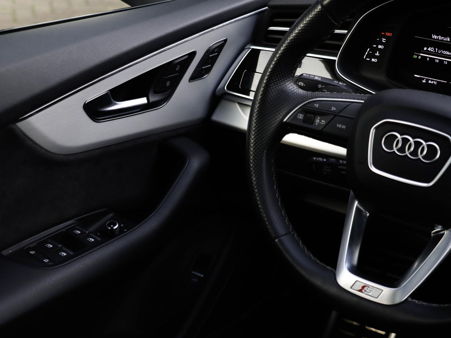 Audi SQ7 4.0 TFSI Quattro 7p 507PK Softclose Panodak B&O Trekhaak Standkachel HUD Adaptive