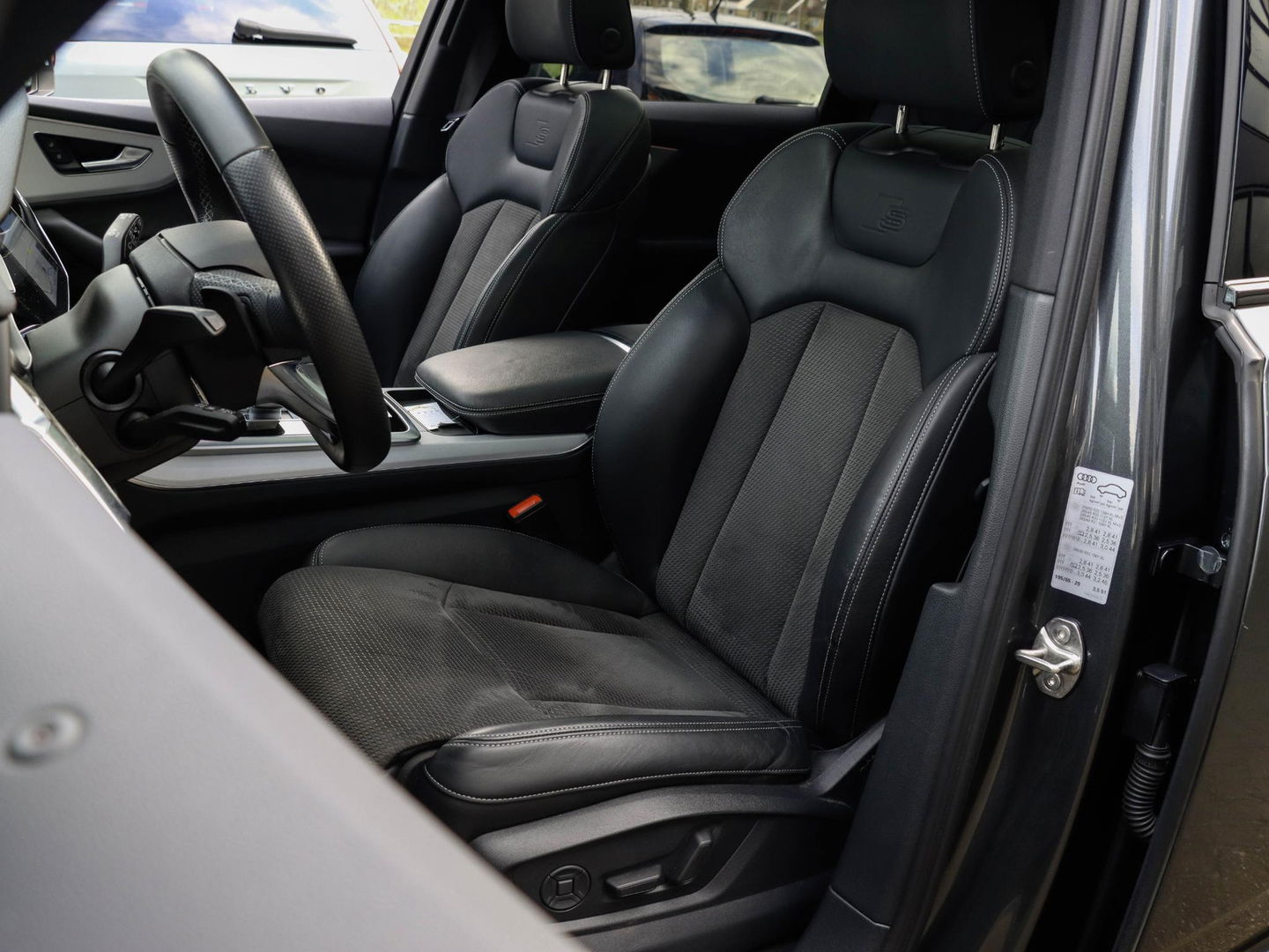 Audi SQ7 4.0 TFSI Quattro 7p 507PK Softclose Panodak B&O Trekhaak Standkachel HUD Adaptive