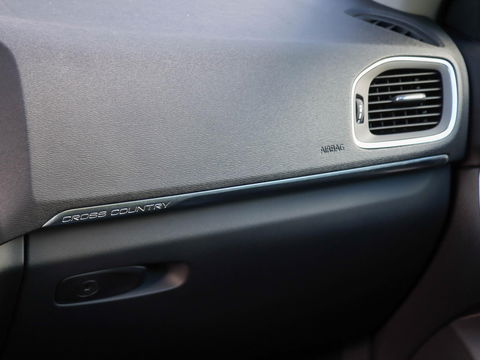 Volvo V40 Cross Country 2.0 T3 Nordic+ 150pk Leer Pano Trekhaak Memory