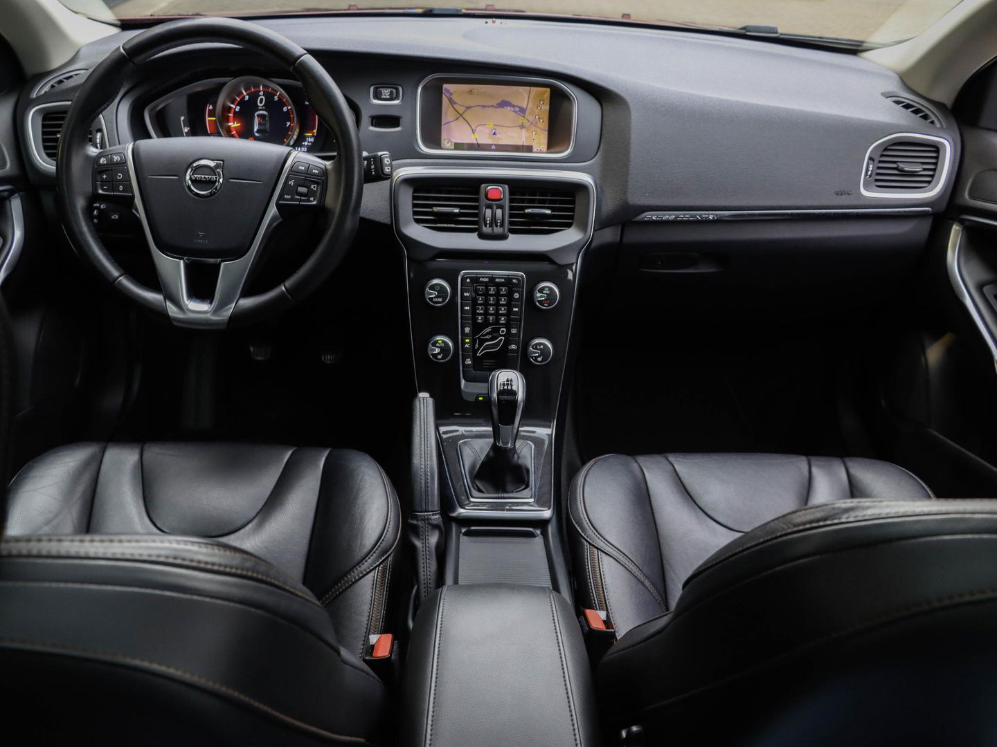 Volvo V40 Cross Country 2.0 T3 Nordic+ 150pk Leer Pano Trekhaak Memory