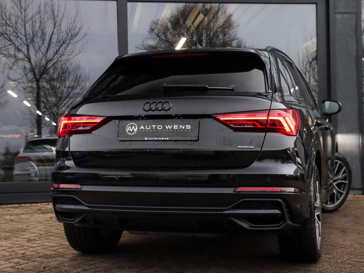 Audi Q3 40 TFSI 190pk Quattro Aut. S line Trekhaak wegkl. Sfeerverl. Virtual Cockpit