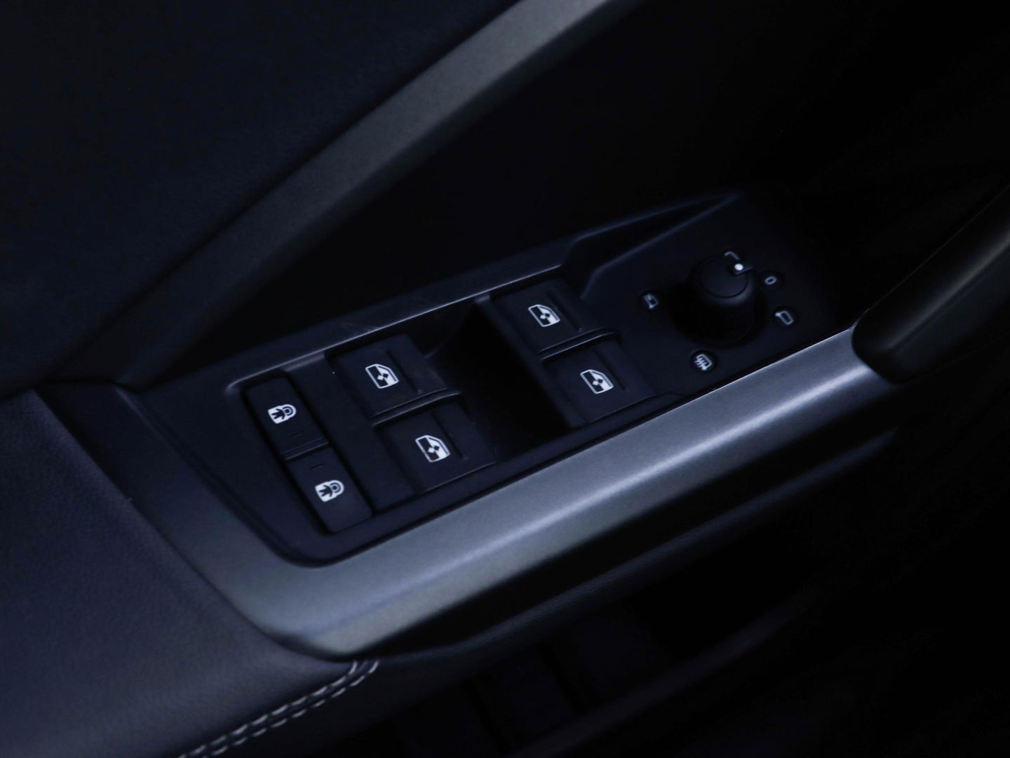 Audi Q3 40 TFSI 190pk Quattro Aut. S line Trekhaak wegkl. Sfeerverl. Virtual Cockpit