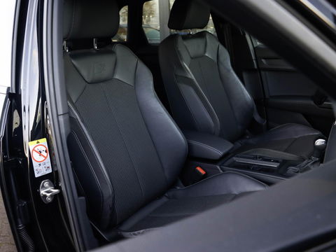 Audi Q3 40 TFSI 190pk Quattro Aut. S line Trekhaak wegkl. Sfeerverl. Virtual Cockpit