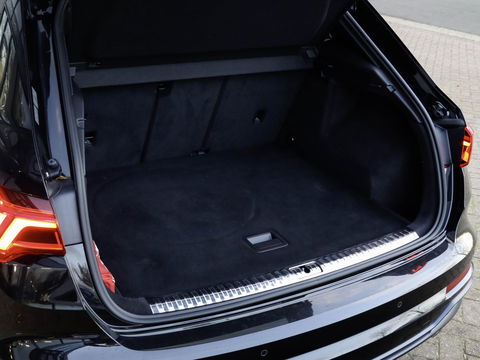 Audi Q3 40 TFSI 190pk Quattro Aut. S line Trekhaak wegkl. Sfeerverl. Virtual Cockpit