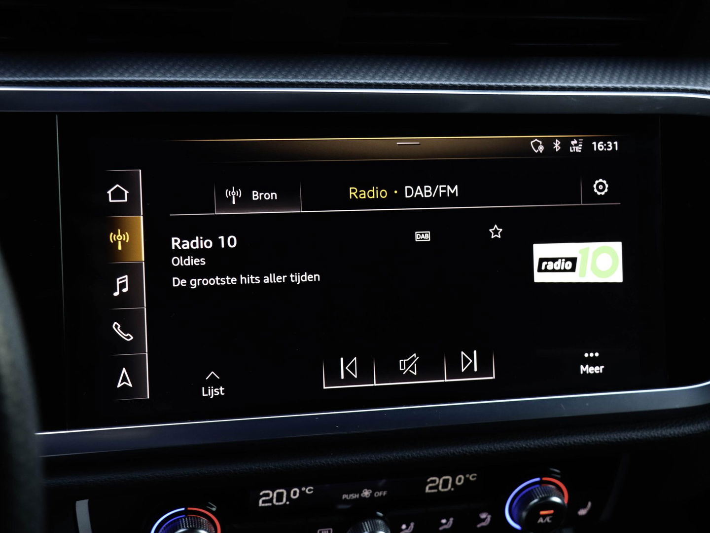 Audi Q3 40 TFSI 190pk Quattro Aut. S line Trekhaak wegkl. Sfeerverl. Virtual Cockpit