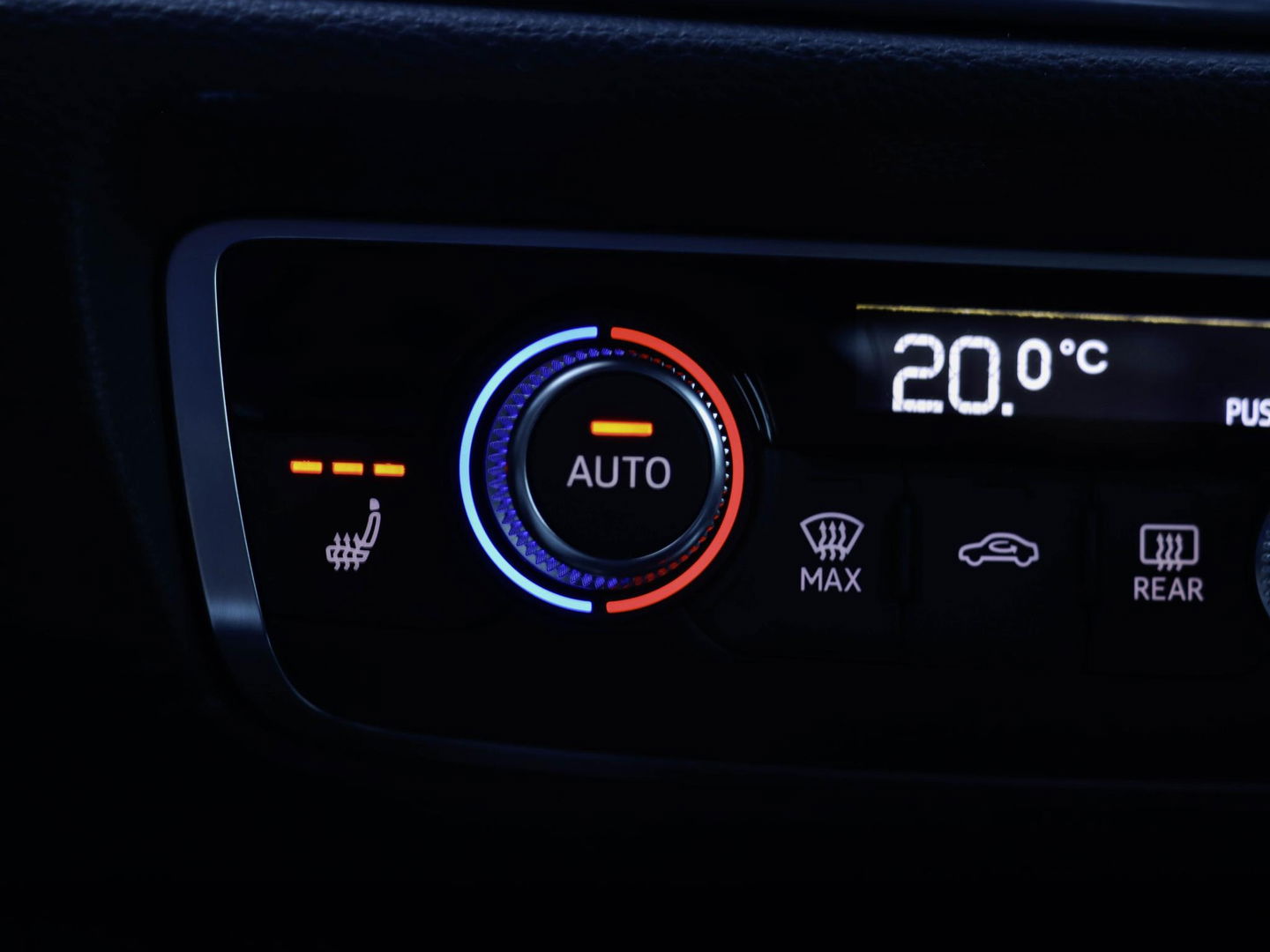 Audi Q3 40 TFSI 190pk Quattro Aut. S line Trekhaak wegkl. Sfeerverl. Virtual Cockpit