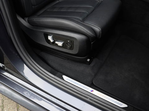BMW X5 xDrive45e M Sport Lucht Pano 22” Laser Zw. hemel Adaptive Cruise