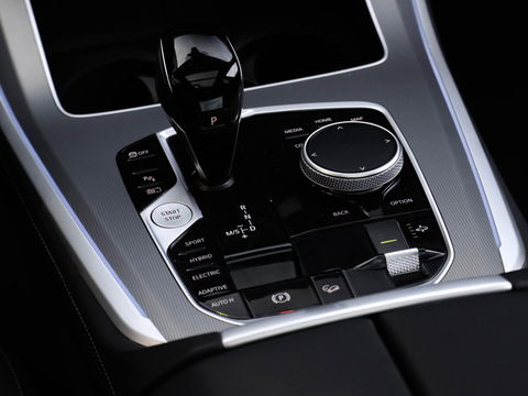 BMW X5 xDrive45e M Sport Lucht Pano 22” Laser Zw. hemel Adaptive Cruise