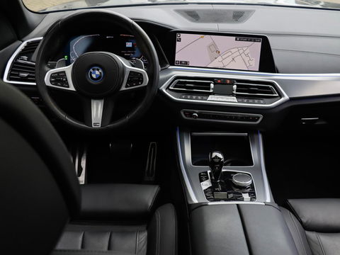 BMW X5 xDrive45e M Sport Lucht Pano 22” Laser Zw. hemel Adaptive Cruise